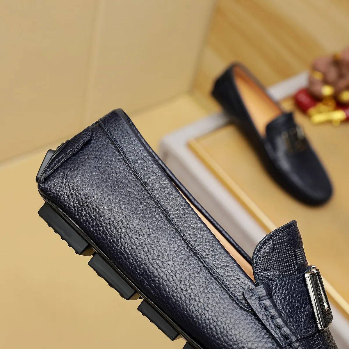 Men's shoes 💰360 💰 LV Louis Vuitton's top-quality Peaches men's shoes 💯Original copy of the official website, the upper is made of imported official website 1:1 material ❌Italian 🇮🇹 cowhide surface, imported pigskin lining. It’s definitely not made with ordinary craftsmanship, it’s the model used by celebrities! The factory’s craftsmanship is designed to create the most perfect shoes for trendy men! Colors available! 38-44 yards